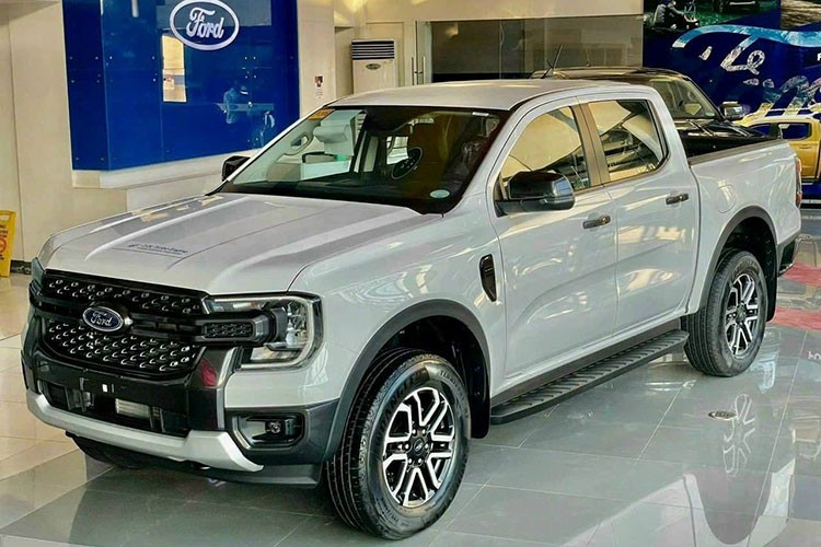 Soi Ford Ranger Sport tu 864 trieu dong-Hinh-10