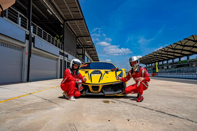 Cuong Do la trai nghiem sieu xe dua Ferrari 488 Challenge-Hinh-4