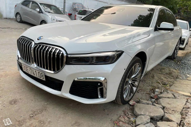 BMW 750Li 'chu tich' ban chi 600 trieu tai Ha Noi vi... mot ly do