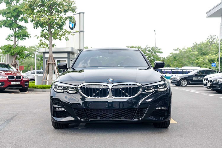 BMW 3-Series tai Viet Nam dang re hon Toyota Camry?-Hinh-3