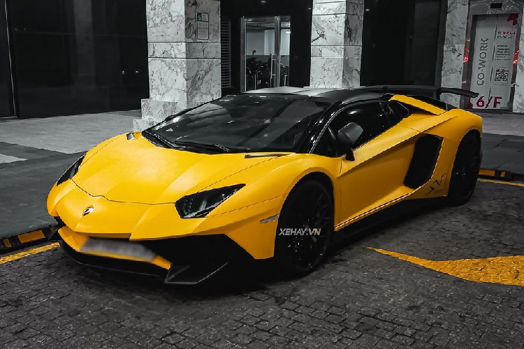 Chi tiet Lamborghini Aventador SV Roadster gan 40 ty o Viet Nam