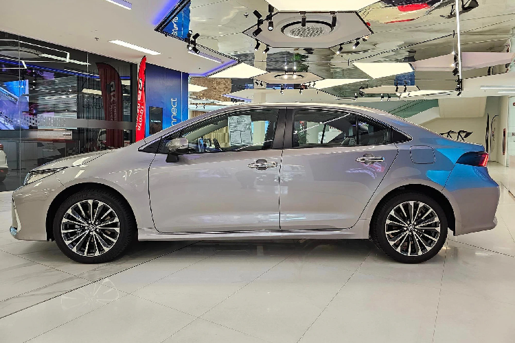 Toyota Corolla Altis 2024 nang cap sap ra mat tai Viet Nam-Hinh-7