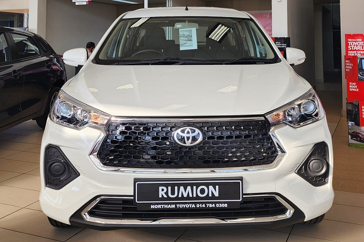 Chi tiet Toyota Rumion 2023 sieu re chi tu 375 trieu dong-Hinh-2