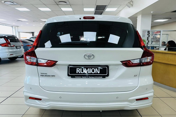 Chi tiet Toyota Rumion 2023 sieu re chi tu 375 trieu dong-Hinh-3