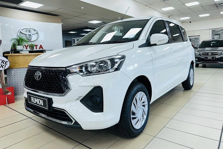 Chi tiet Toyota Rumion 2023 sieu re chi tu 375 trieu dong