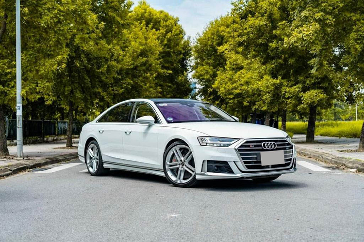 Audi S8 2021 moi chay 2 nam, dai gia Viet lo toi 7 ty dong