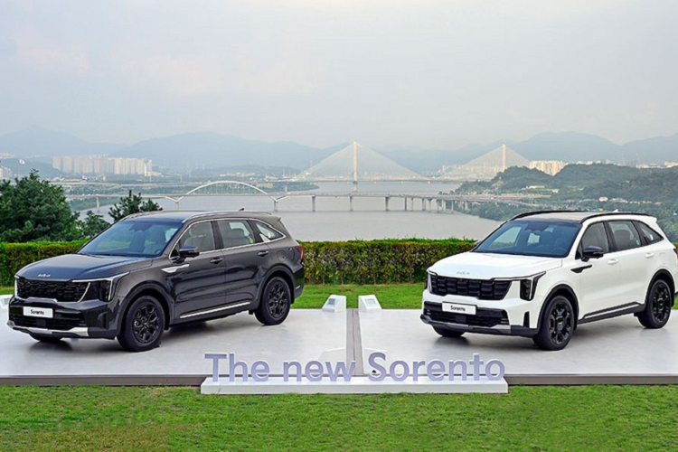 Kia Sorento 2024 dat ngang ngua Hyundai SantaFe moi