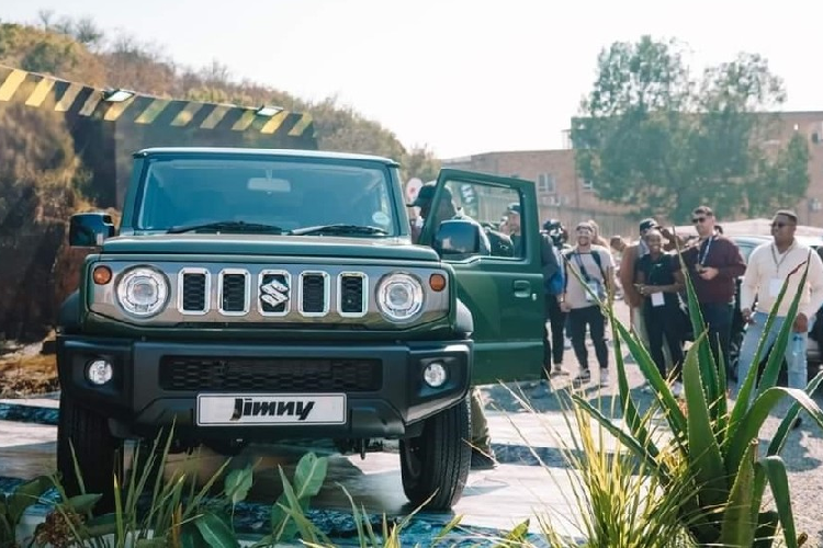 Chi tiet Suzuki Jimny 5 cua nang cap xin so-Hinh-3