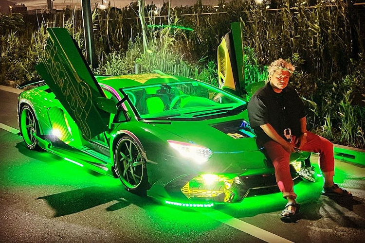 Dai gia phu pha le, kim cuong kin xe Lamborghini