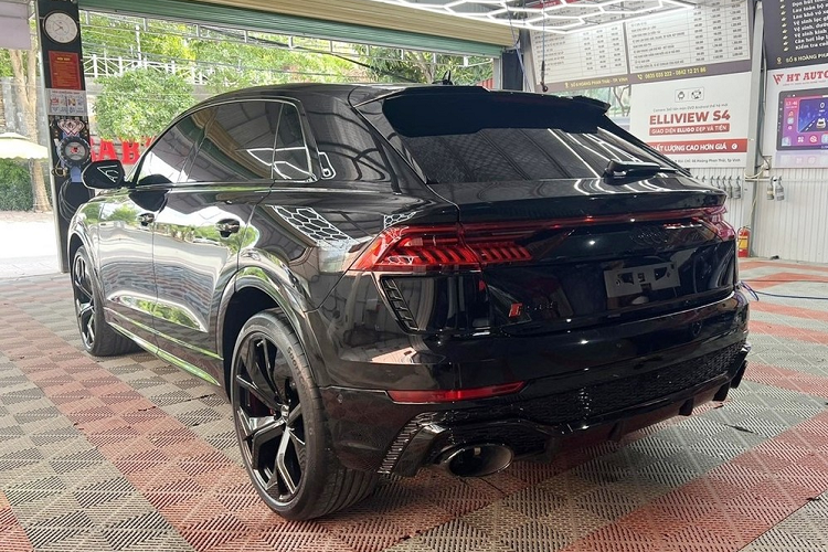 Xem Audi RS Q8 gan 10 ty doc nhat Viet Nam cua dai gia Nghe An-Hinh-2