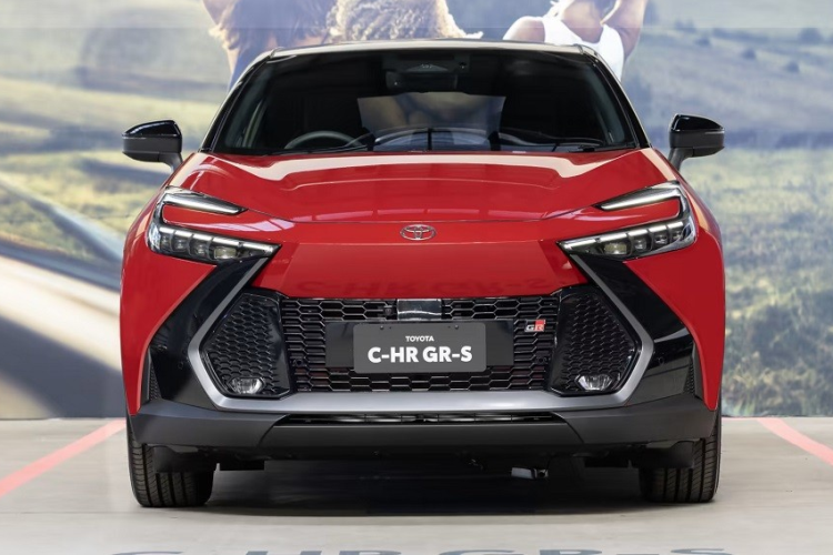 Can canh Toyota C-HR 2024 tu 879 trieu dong-Hinh-3