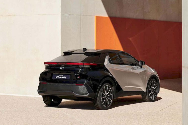 Can canh Toyota C-HR 2024 tu 879 trieu dong-Hinh-6