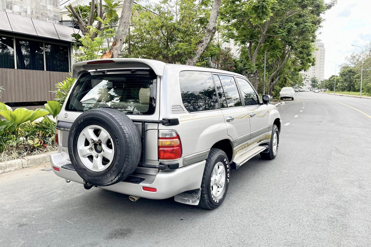 Toyota Land Cruiser 23 nam tuoi gia 235 trieu-Hinh-8