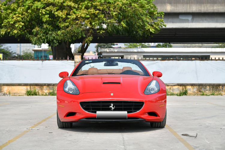 Dai gia Dang Le Nguyen Vu lai tau Ferrari California hon 10 ty-Hinh-3