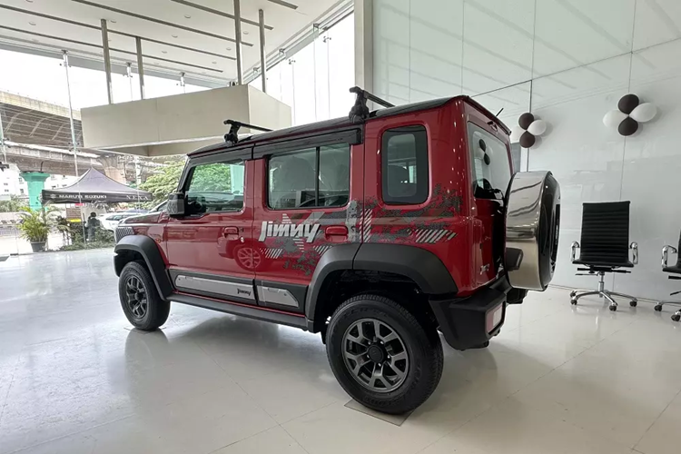 Can canh Suzuki Jimny Thunder Edition tu 312 trieu dong “bang xuong, bang thit”-Hinh-10