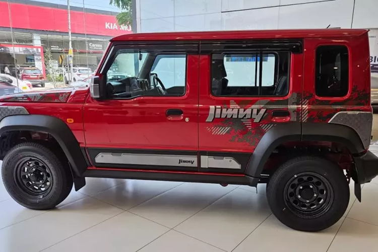 Can canh Suzuki Jimny Thunder Edition tu 312 trieu dong “bang xuong, bang thit”-Hinh-2