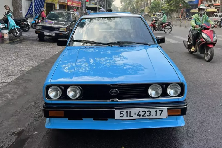 Can canh Toyota Corolla gan 40 tuoi cua dai gia Dang Le Nguyen Vu