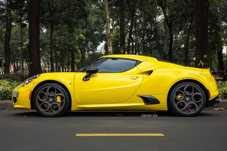 Alfa Romeo 4C Launch Edition hon 4 ty trung bien doc 12345-Hinh-4