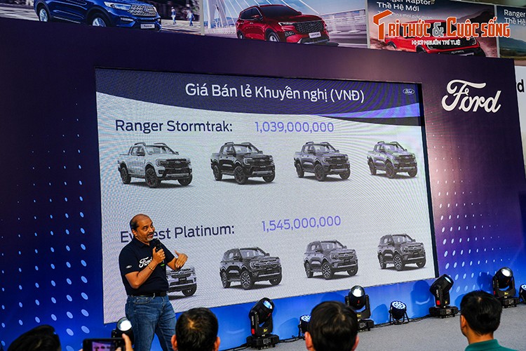 Gia Ford Ranger Stormtrak 2024 moi van lap lo, chua ro rang-Hinh-13