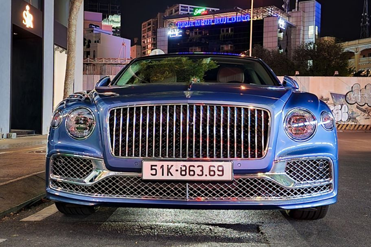 Tan thay Bentley Flying Spur hybrid o Sai Gon-Hinh-4