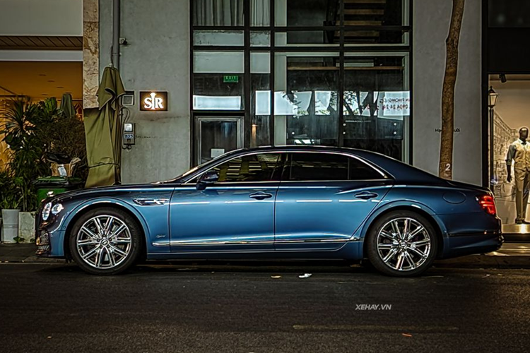 Tan thay Bentley Flying Spur hybrid o Sai Gon-Hinh-8