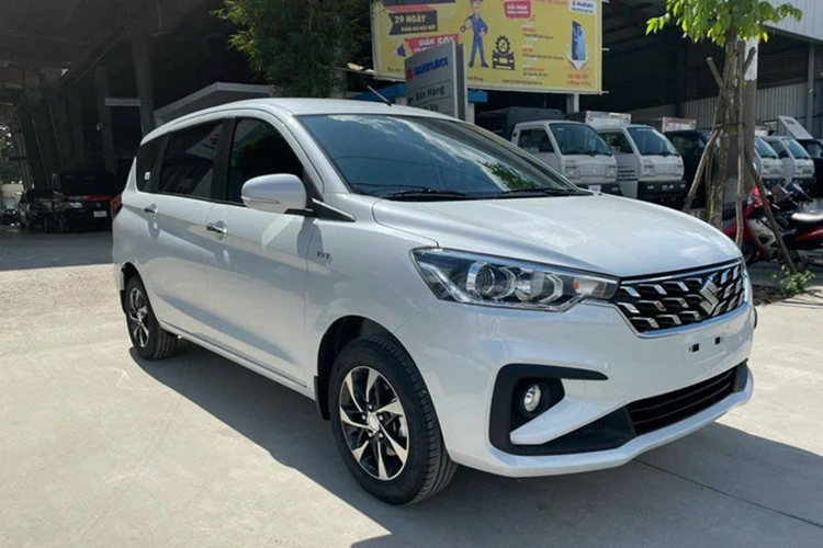 Suzuki Ertiga Hybrid dang duoc hang uu dai le phi truoc ba, lai suat-Hinh-6