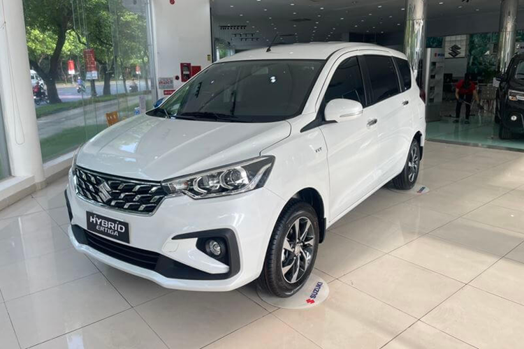 Suzuki Ertiga Hybrid dang duoc hang uu dai le phi truoc ba, lai suat-Hinh-9