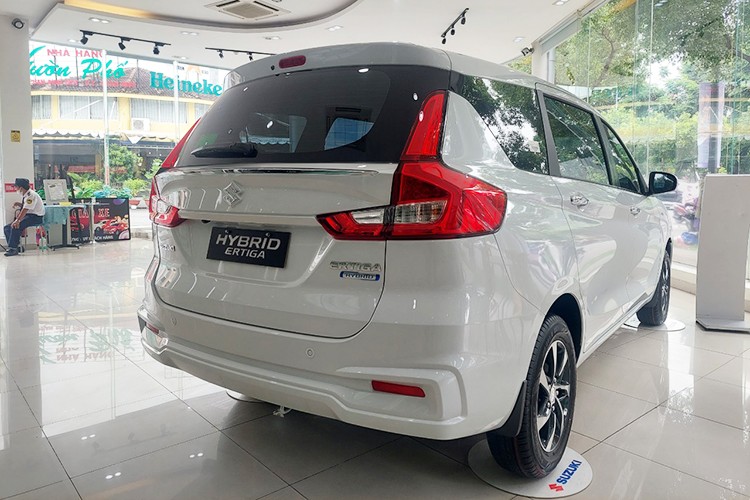 Suzuki Ertiga Hybrid dang duoc hang uu dai le phi truoc ba, lai suat-Hinh-8