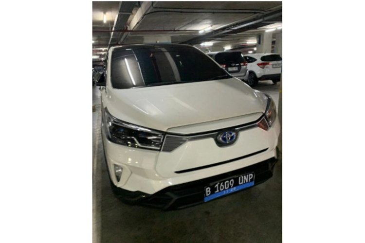 Toyota Innova EV dien gia 1,8 ty co gi hay-Hinh-2