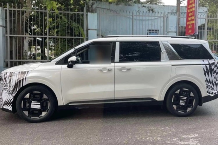 Chi tiet Kia Carnival 2025 moi ve Viet Nam