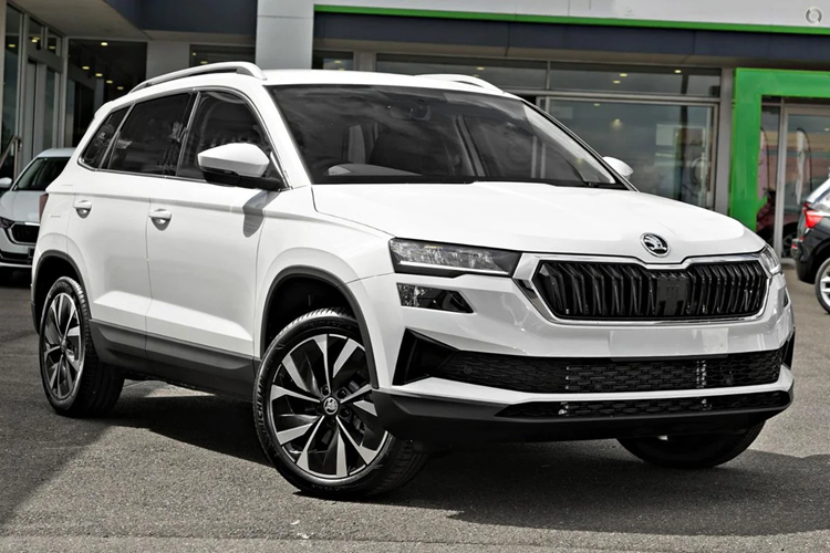 Nguoi mua xe Skoda Karoq va Kodiaq duoc giam hon 100 trieu dong-Hinh-7