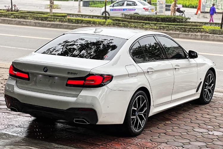 BMW 530i M Sport VIN 2022 dua ra uu dai gi tai Viet Nam?-Hinh-6