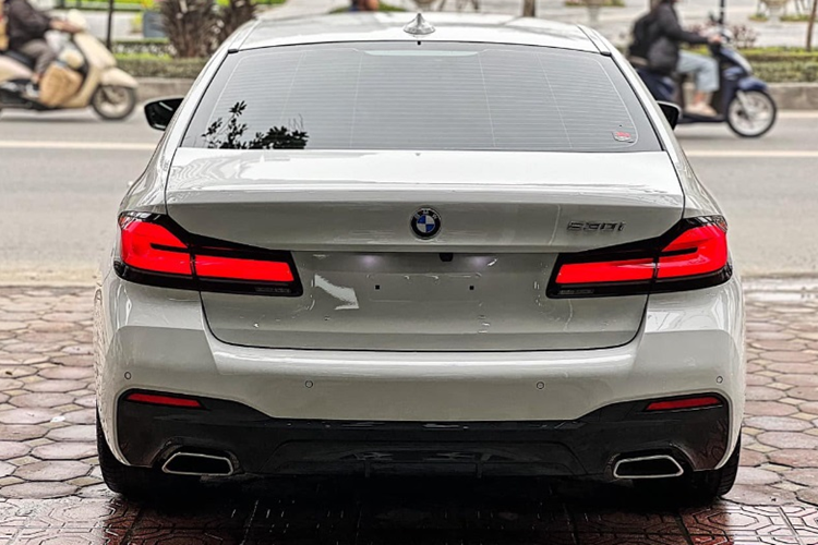 BMW 530i M Sport VIN 2022 dua ra uu dai gi tai Viet Nam?-Hinh-7