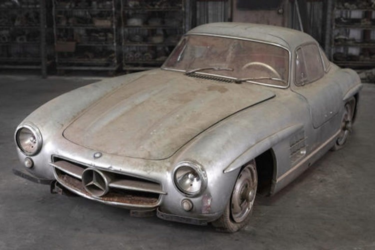 Mercedes-Benz 300 SL cu nat ma gia toi 150 ty