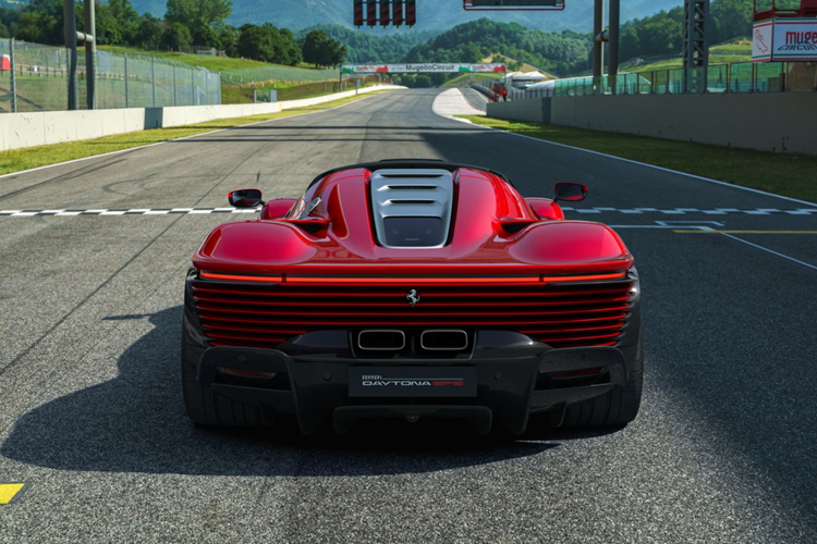 Ferrari F80 duoc rao ban hon 147 ty dong-Hinh-7