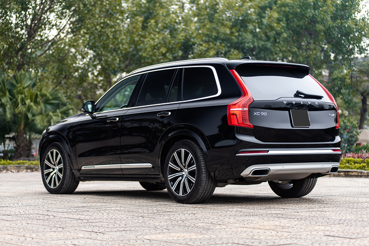 Vo chong ca si My Linh sam Volvo XC90 moi hon 4,3 ty-Hinh-7