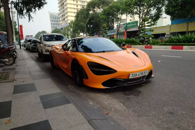 Dai gia Vung Tau khoe McLaren 720S Spider trong dan xe 200 ty