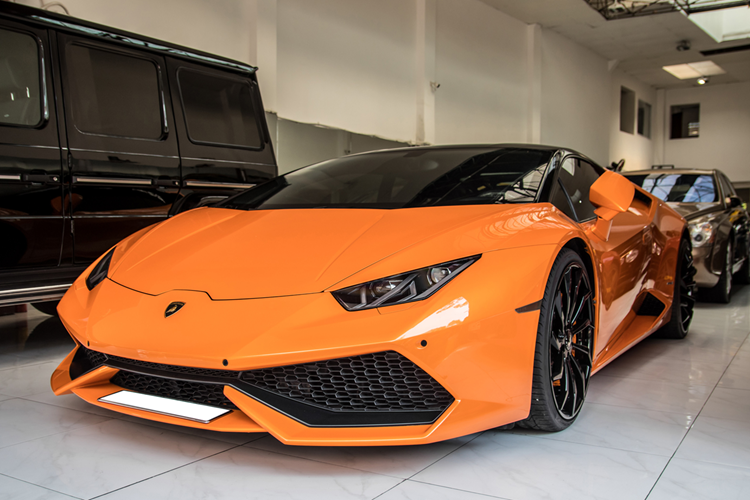 Dai gia nao tau Lamborghini Huracan bien “san bang tat ca” o Ha Noi?