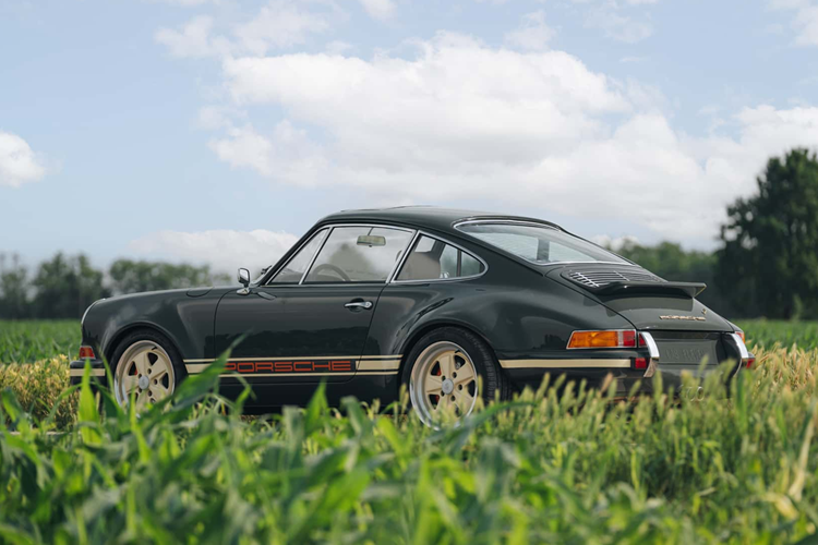 Ngam Porsche 911 993 co cua hang do Lab Eleven-Hinh-4