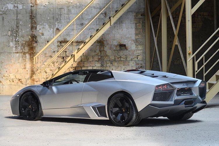 Can canh Lamborghini Reventon Roadster dac biet cua Hoang tu Malaysia-Hinh-4