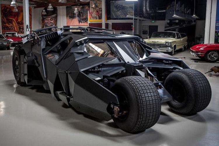 10 chiec Batmobile Tumbler gia ban ra tu hon 71 ty dong-Hinh-4