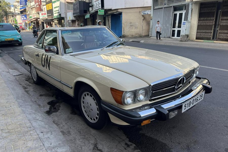 Xe co Mercedes-Benz 380 SL cua vua ca phe xuong pho Sai Gon