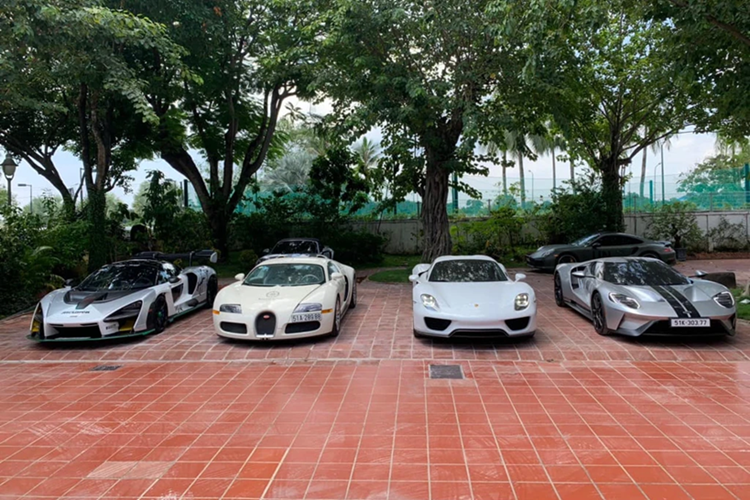 Ky niem 13 nam sieu pham Bugatti Veyron gan 50 ty co mat tai Viet Nam-Hinh-9