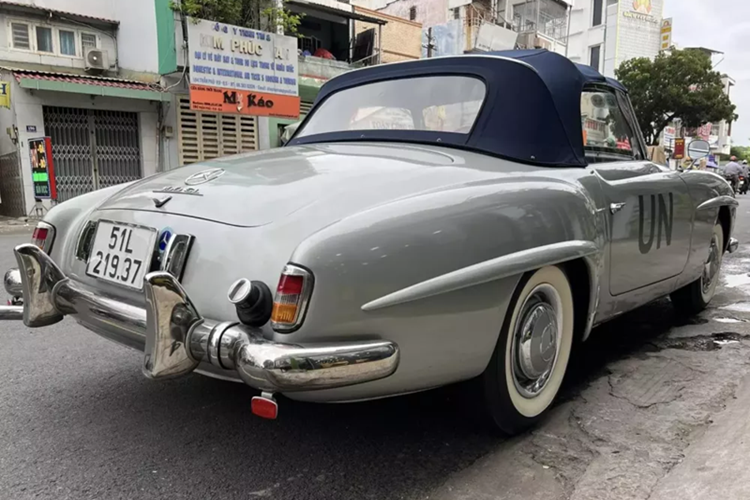 “Qua” Vu sap lo dien ca dan Mercedes-Benz 190 SL sieu hiem-Hinh-7