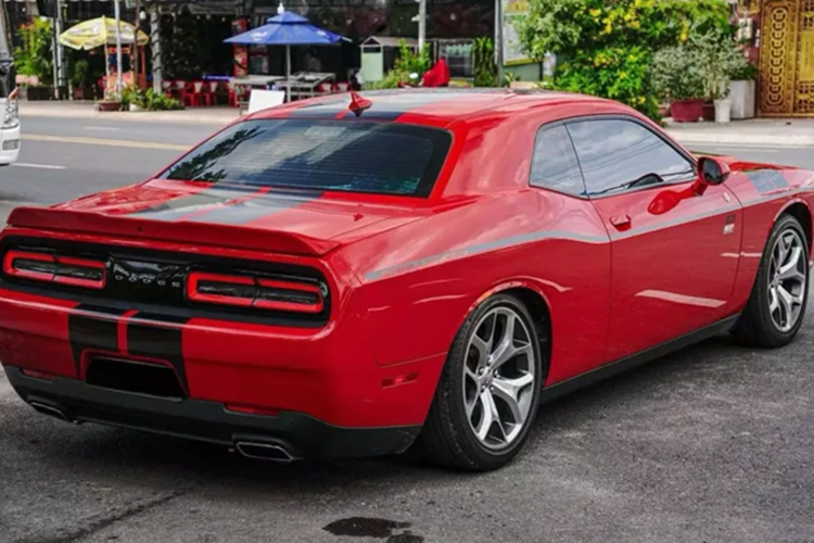 Hang hiem Dodge Challenger SXT rao ban hon 2 ty-Hinh-6