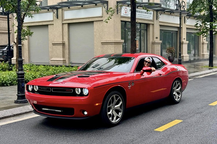 Hang hiem Dodge Challenger SXT rao ban hon 2 ty-Hinh-7