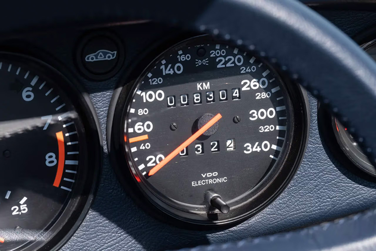 Porsche 959 Speedster 1987 doc nhat len san voi 44,1 ty dong-Hinh-7