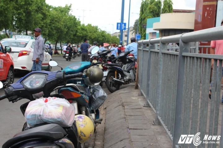 Nhung tuyen duong dep nhat Sai Gon dang bi xau di vi nhung hinh anh nay-Hinh-10