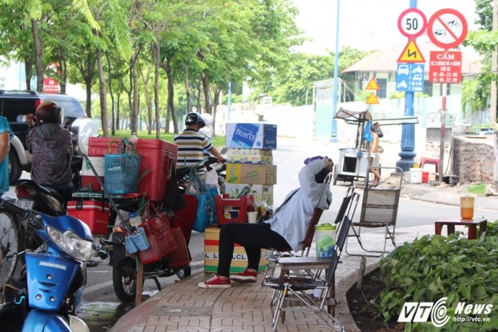 Nhung tuyen duong dep nhat Sai Gon dang bi xau di vi nhung hinh anh nay-Hinh-11