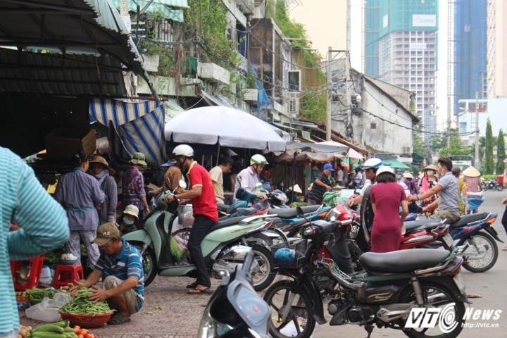 Nhung tuyen duong dep nhat Sai Gon dang bi xau di vi nhung hinh anh nay-Hinh-12